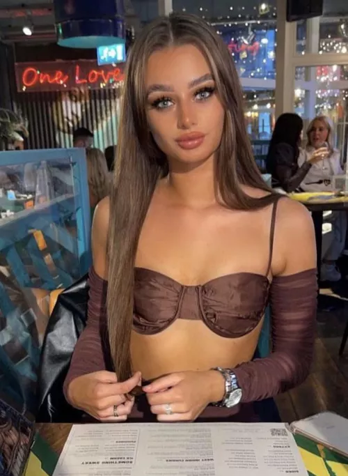 Too distracted to order anything by MasterpieceNeat7220