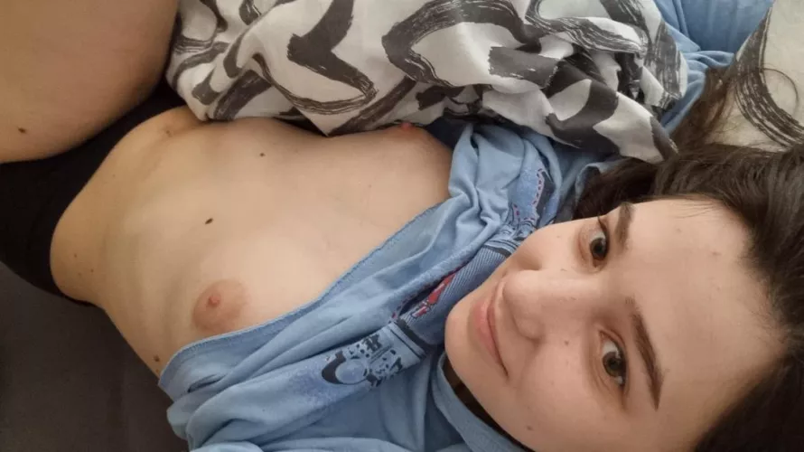 Too lazy to get up from bed 😁 by Be_myy_guest