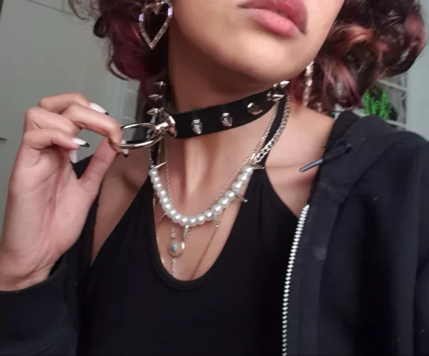 Too many clothes, am I right? I should only be wearing the collar by bluemoonopalite