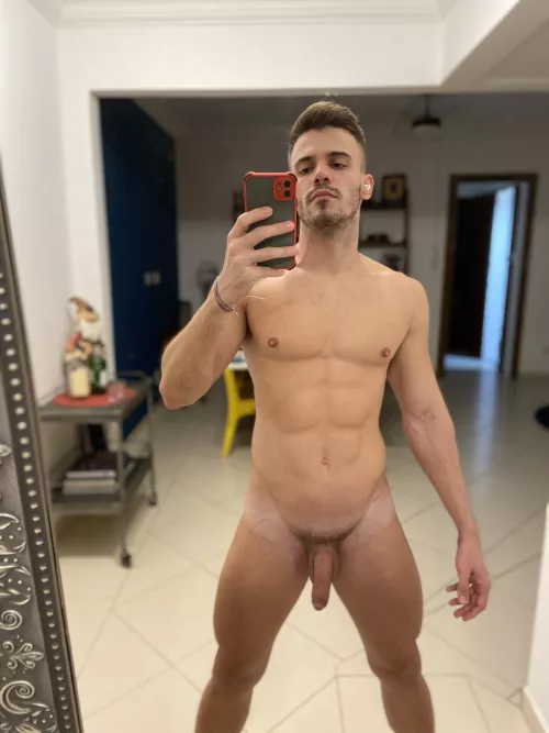 Too much skin by italofassin