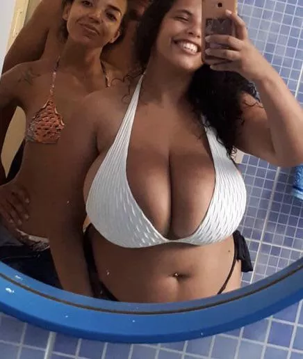 Top heavy vs Flat posted by Ok_Strawberry_6446