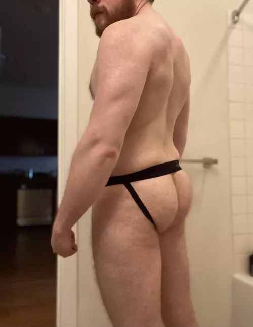 Tops should have nice butts too by throwawaycub897