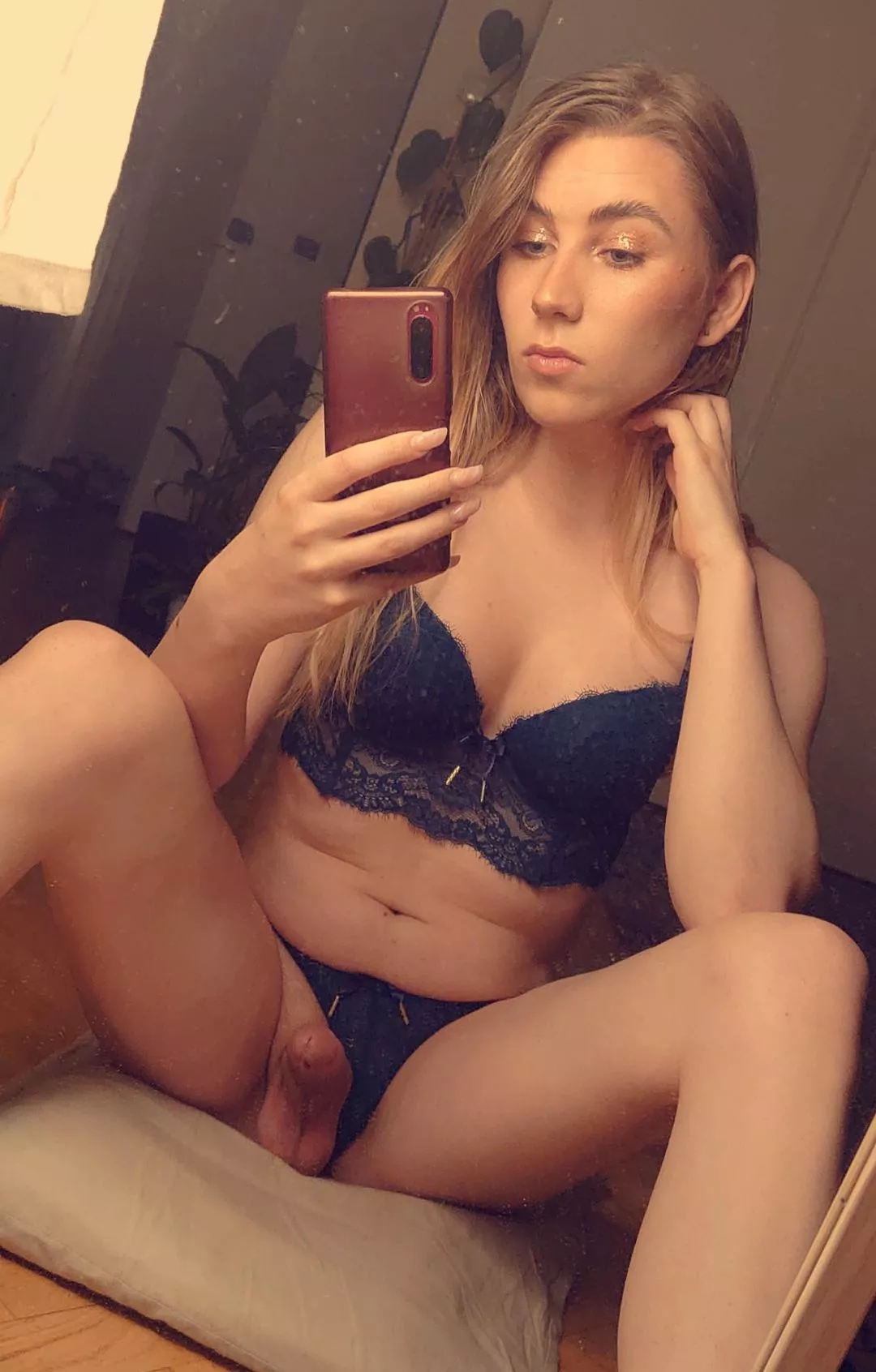 Touch the tip to recieve a surprise 🤭 posted by qteefoxx