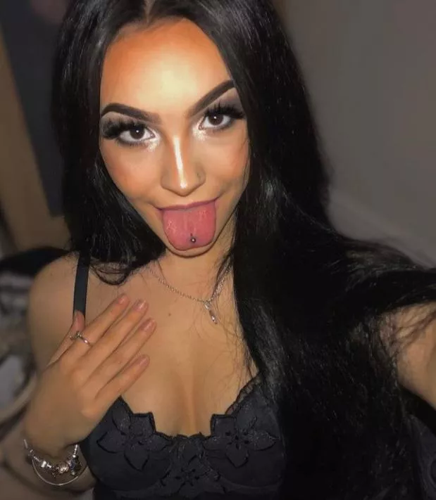 Tounges out ladies posted by Cheersy1003