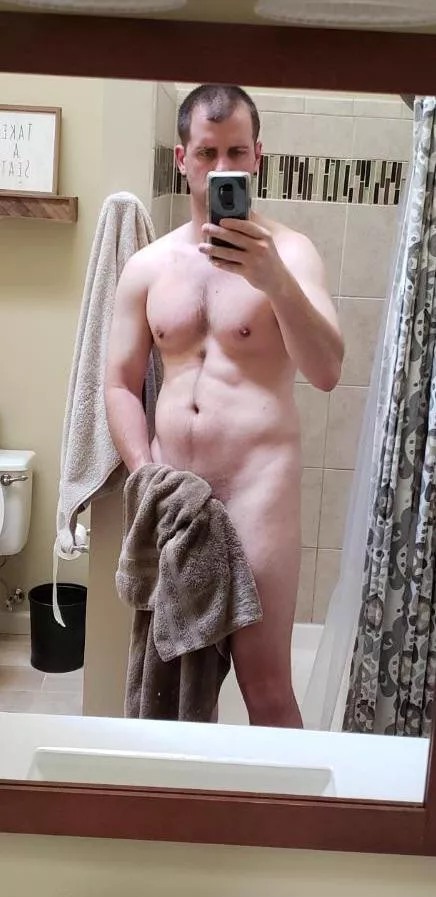 Towel hiding posted by Ijustmadethisnow1988