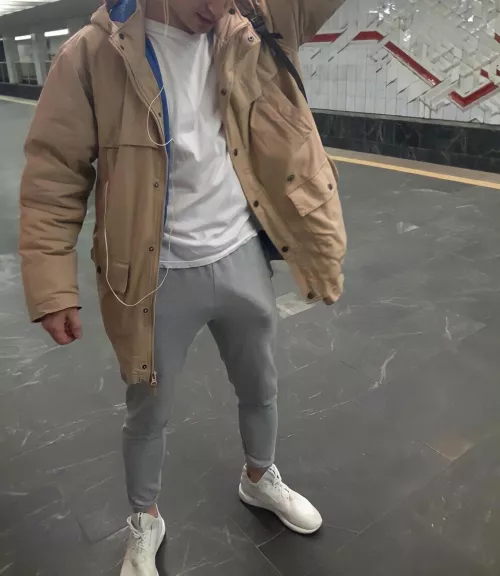 “Trackies bulge” … by neilfromsydney2003