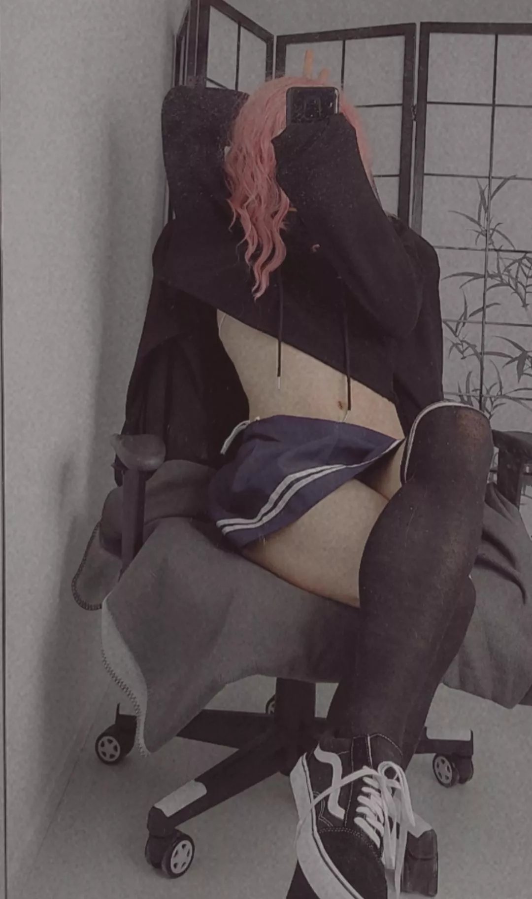 Trading belly rub for headpats 👉🏻👈🏻 posted by g1gauwu