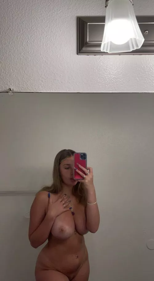 Trading my 24 year old GF on kik: ToniiDoesIt and Telegram: Sauce_1x by BalenciagaBandit_x1