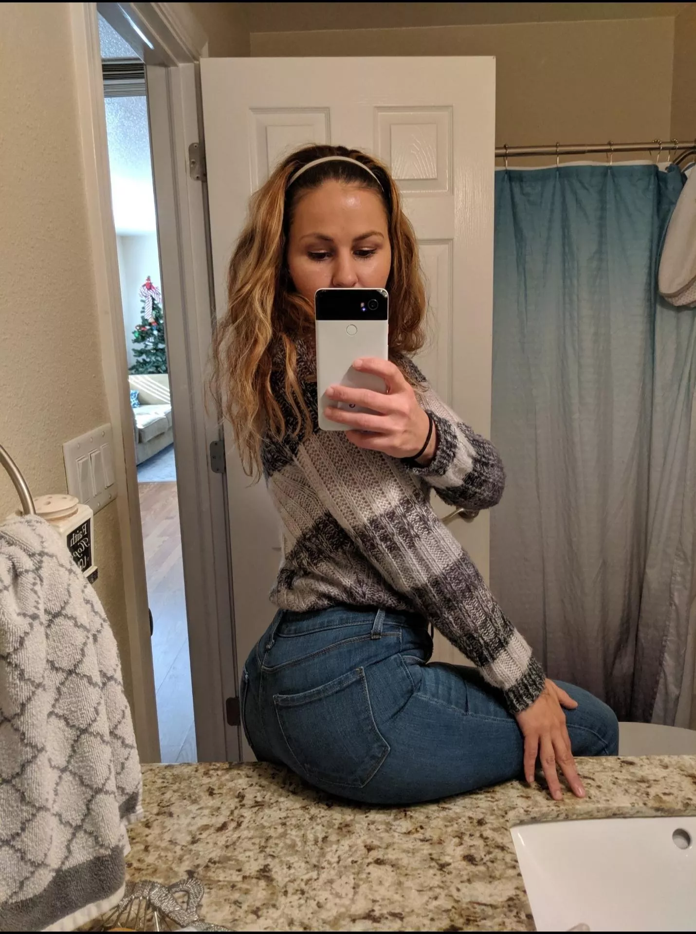 Trading! Send Sample. Kik/Tele CWilliams0020 posted by Meadows20