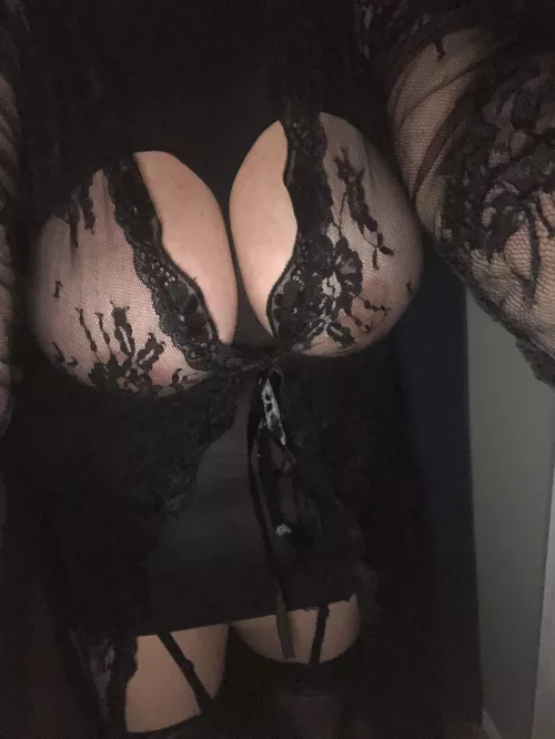 Trading the milf and stroking! Kik Gerg42653 a sample by Mramethyst