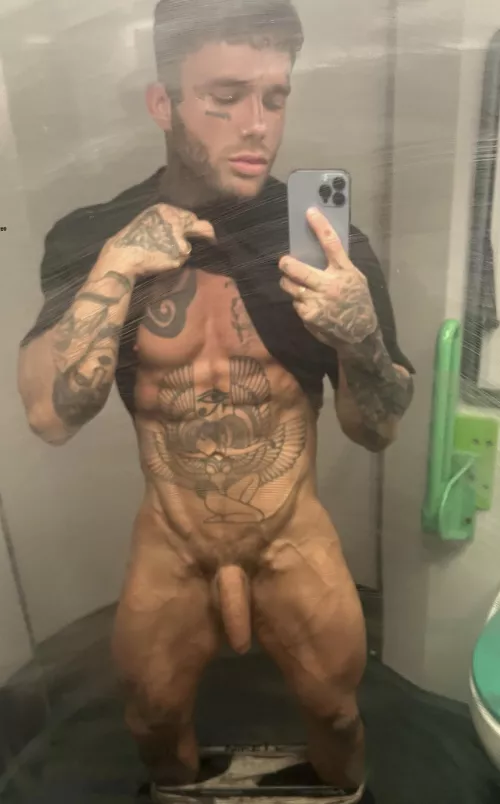 Train selfie by JOEL-CAM