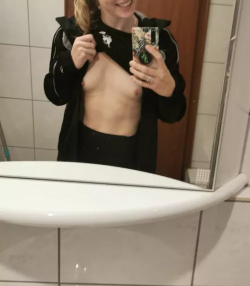 Training without bra - excited who's gonna notice by ftf2020forfun