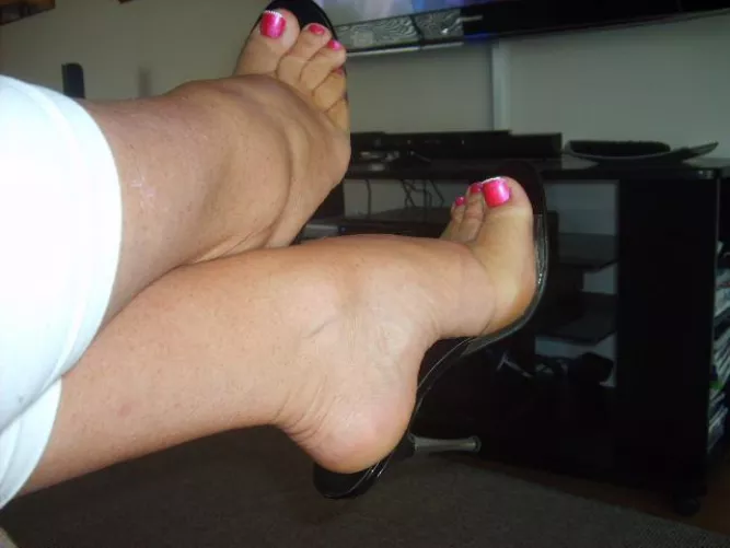 Transparent mules, pink toe nails. Comment if you like to see more. by ellise_highheels
