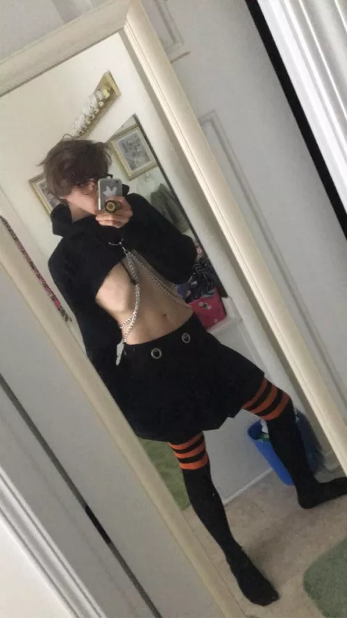 Trash goblin👠🤰 by Opposite-Quote4670