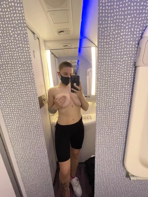 travel day, im friggin exhausted.. too many time changes by danicadangerous