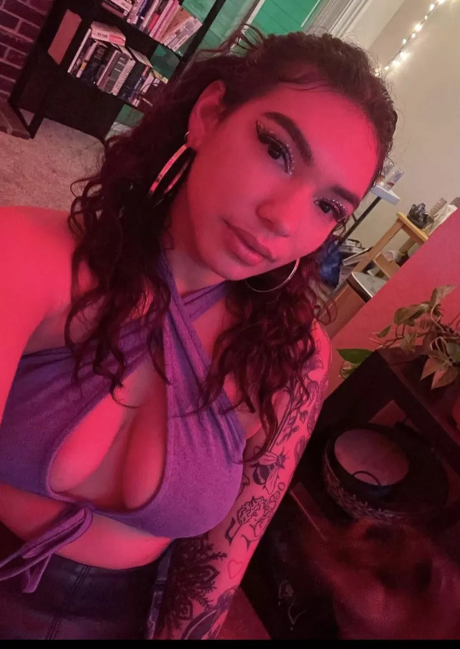 Tribute her and I’ll feed. Kik Jobuddd99 posted by panda88red