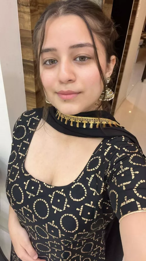 Tribute me you all! I get so horny seeing your dick on my pretty face by valarmorghuliss99