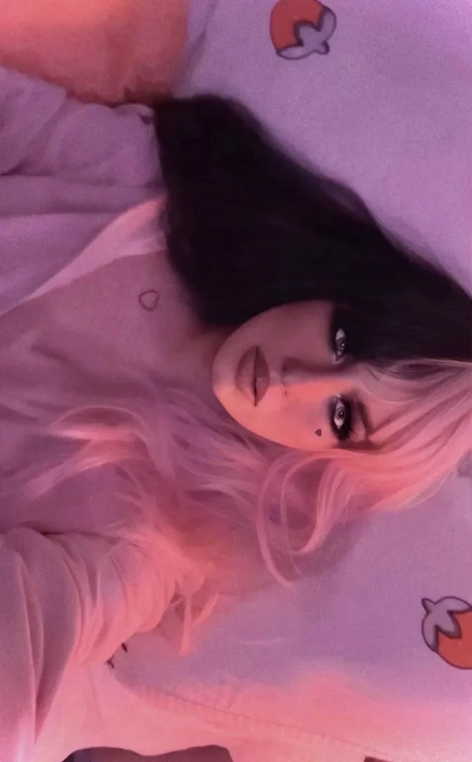 tried different makeup 🥺 posted by gvybit