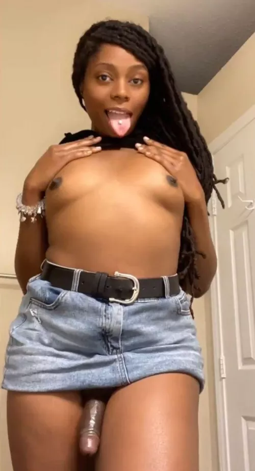 Tried to tuck it🤭 by jemimah_paige