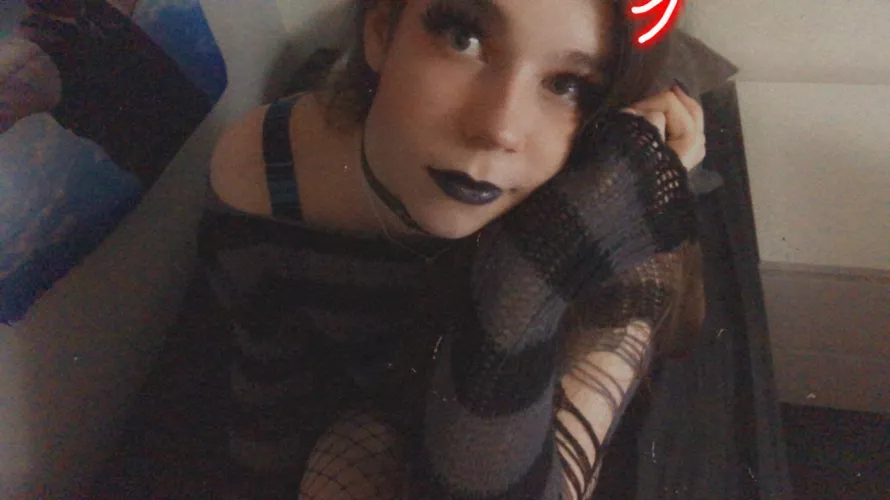 tripod fell off my bed multiple times while getting this angle, but i think it was worth it by dumbidiotskye