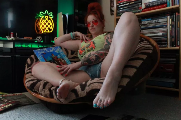 Trippin' by BeeBinisky