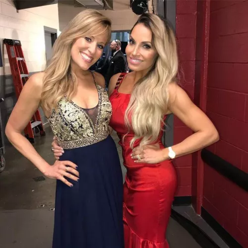 Trish and Lilian by HydeNJekyl