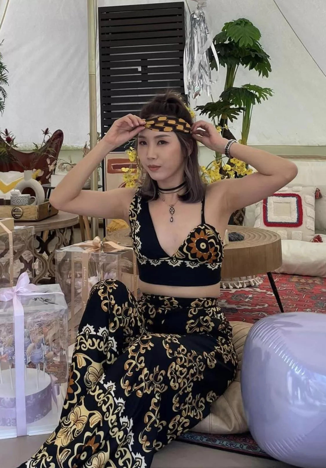 Tropical asian armpit posted by huagyk