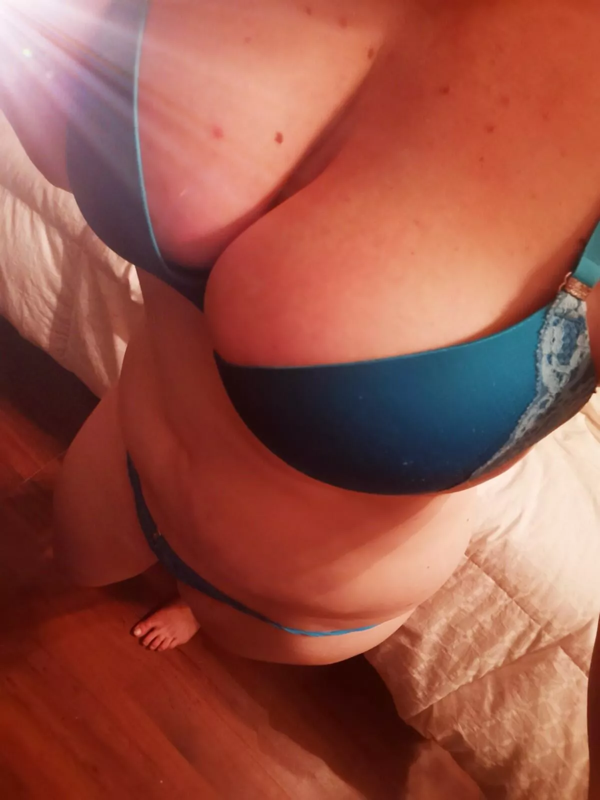 Trouble Getting Dressed Today [image] posted by sexy_ashTO