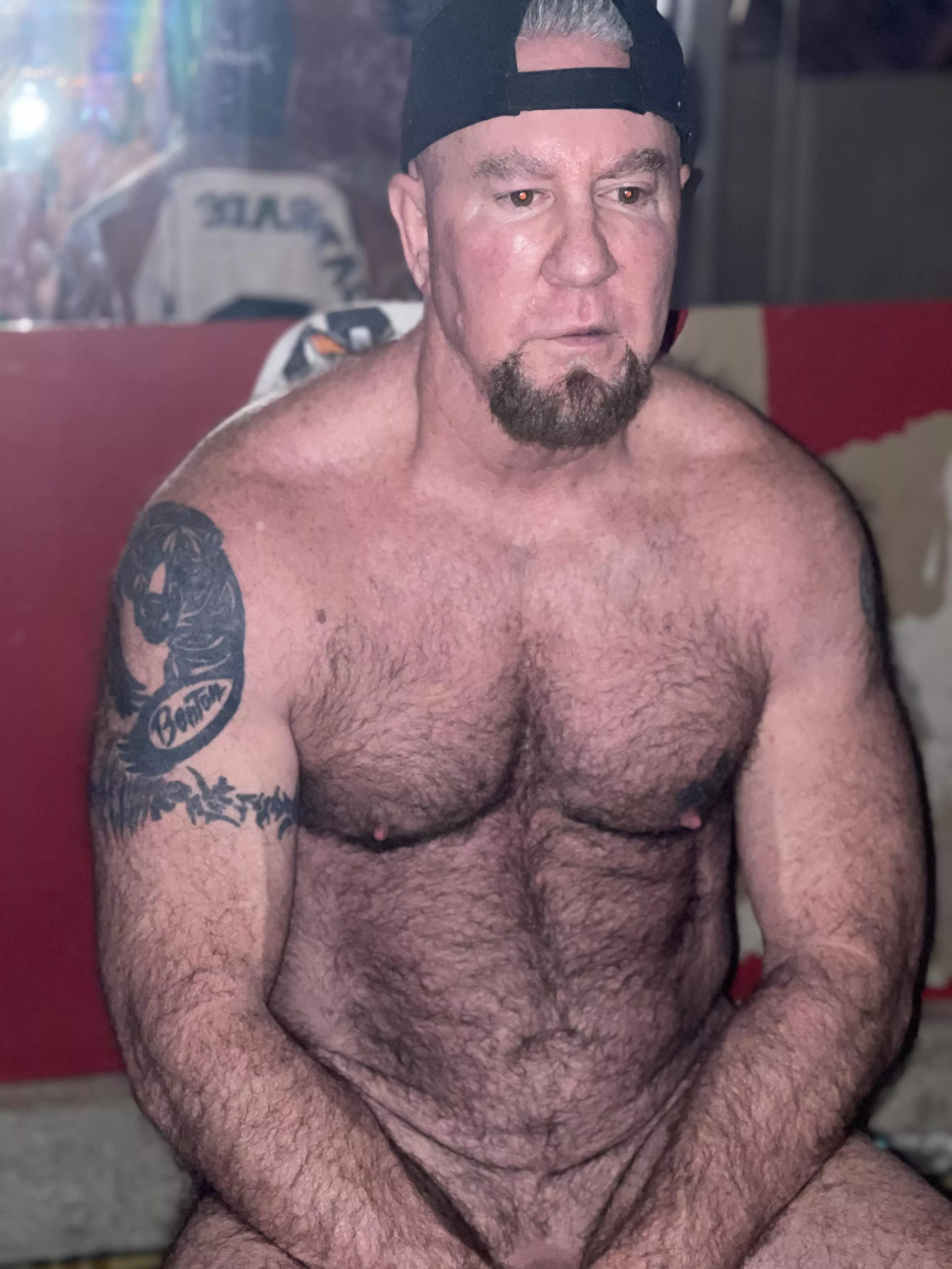 Tryin to get a good work out in today… what do you think? posted by muscledad1001