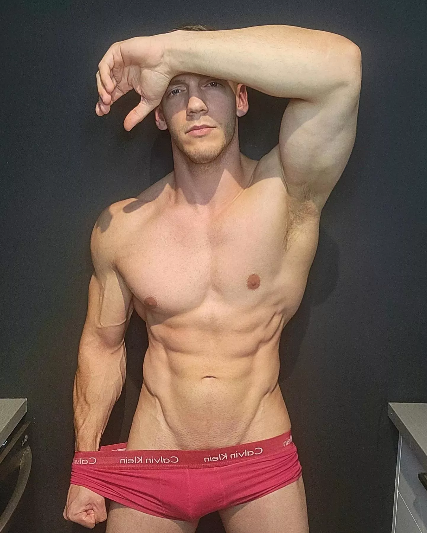 Trying new pose 😁 posted by John_fitness91