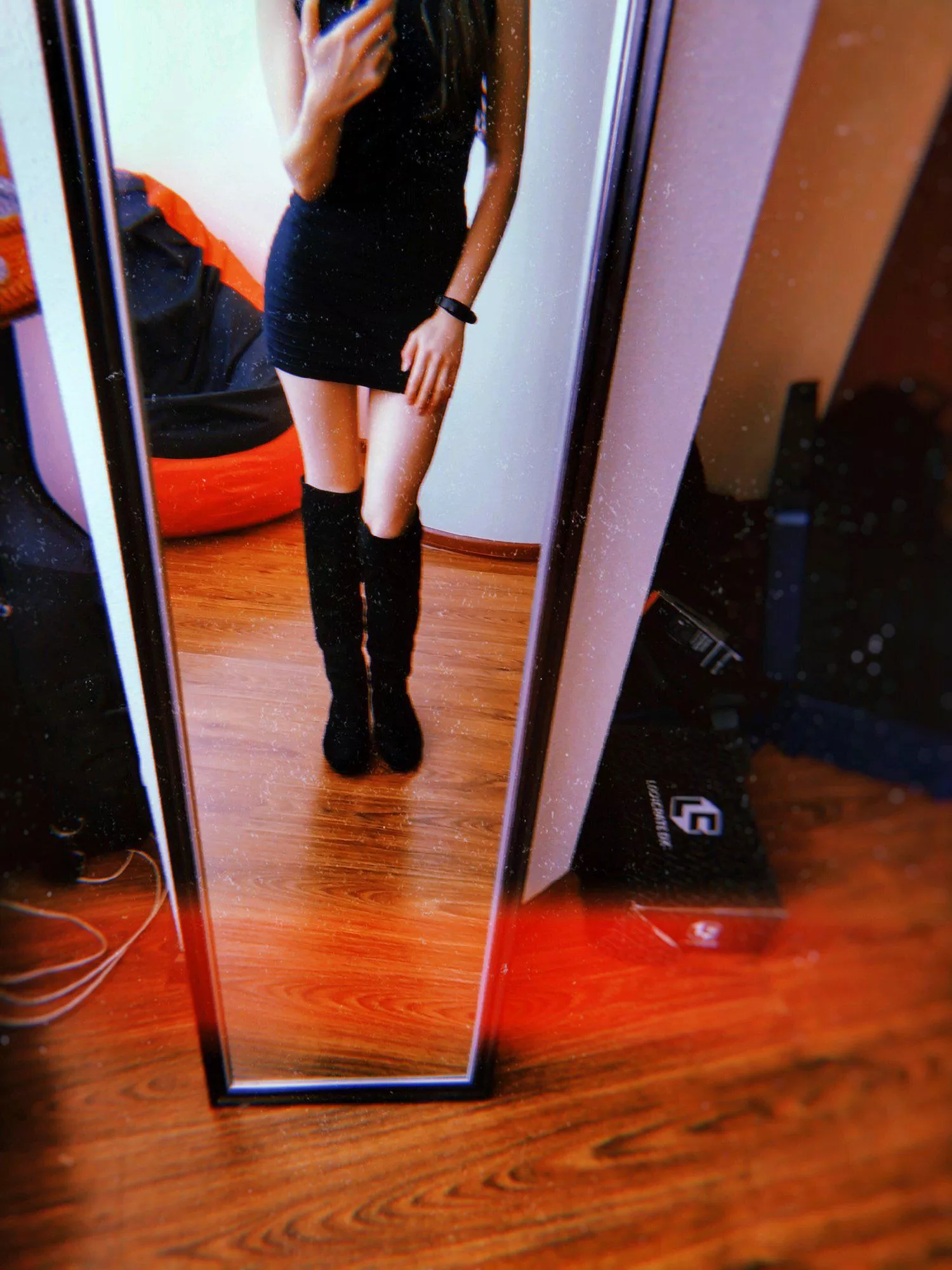 Trying not to dress like I am 14 for a change😖 posted by InamiChika