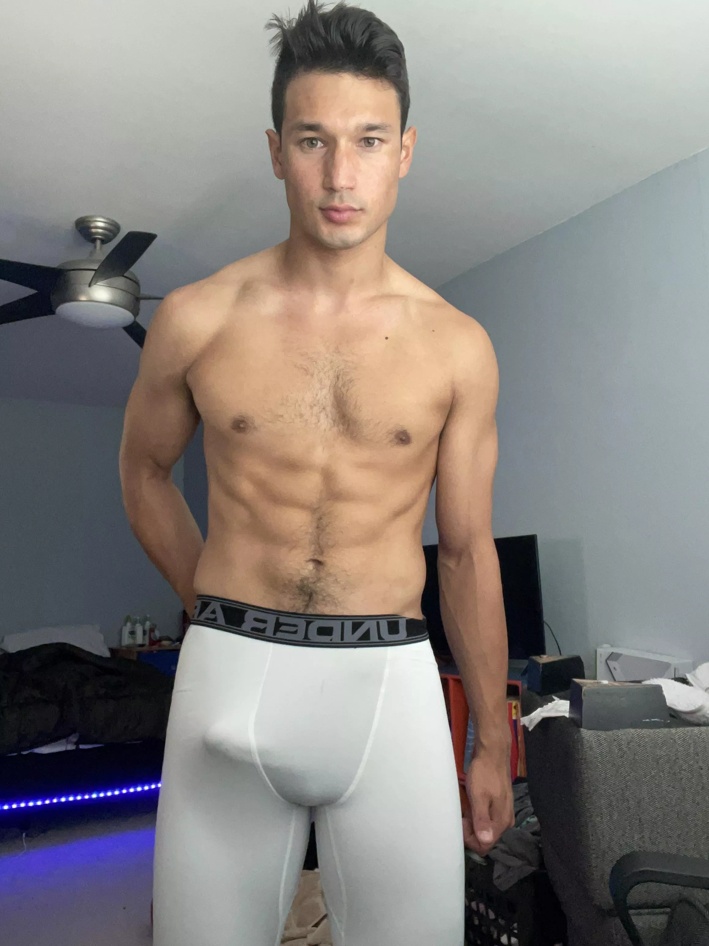 Trying on my winter leggings posted by Longjumping-Pair-816