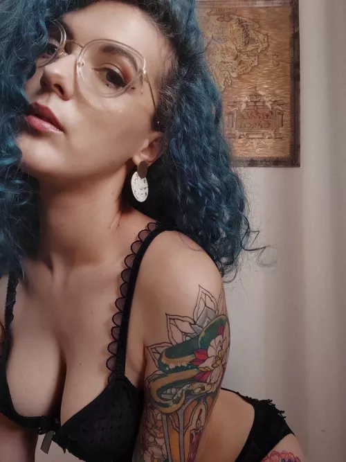 trying to cheer up for the Hobbits [F] by Haelle