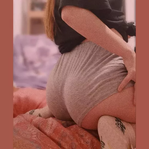 trying to find a nice place to sit on😈💦 by gladlyunknown