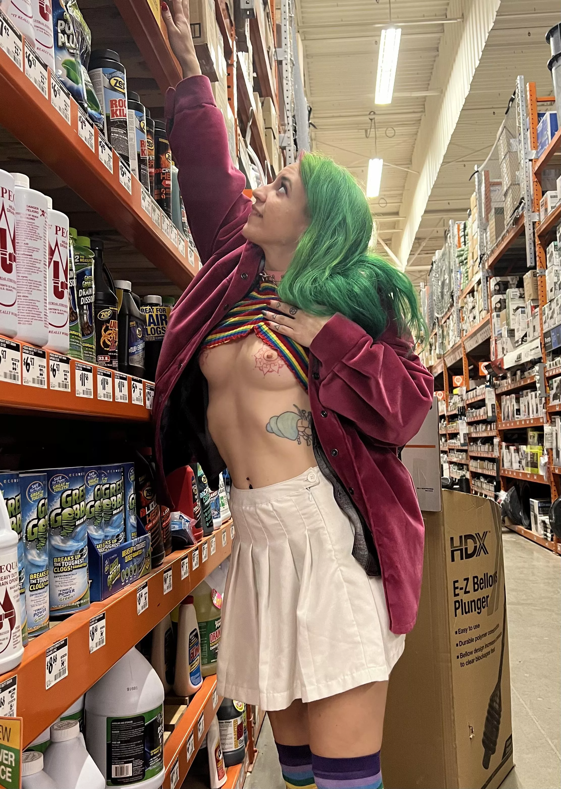 Trying to find someone to clean my pipes at the hardware store posted by pizzandpussy