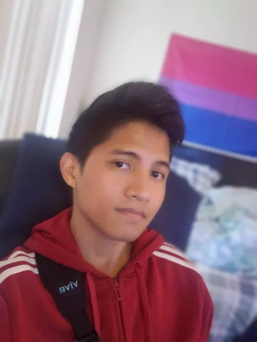 Trying to keep a brave face for shoulder surgery tomorrow. Any games, anime or book recommendations while I recover? by j00sr