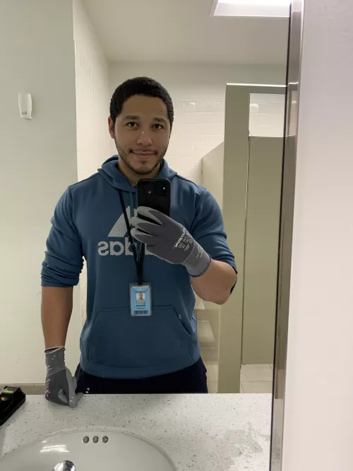 Trying to power through the day, send positive energy 😩 by GRayner28