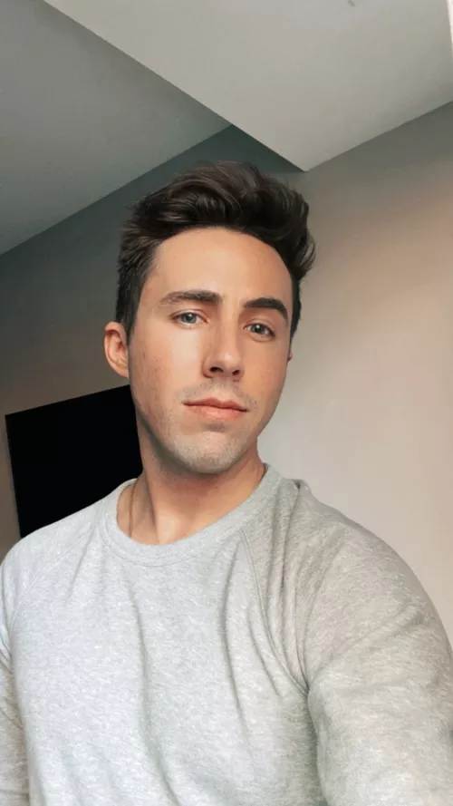 Trying to pull off a slightly messier look by hey-cj