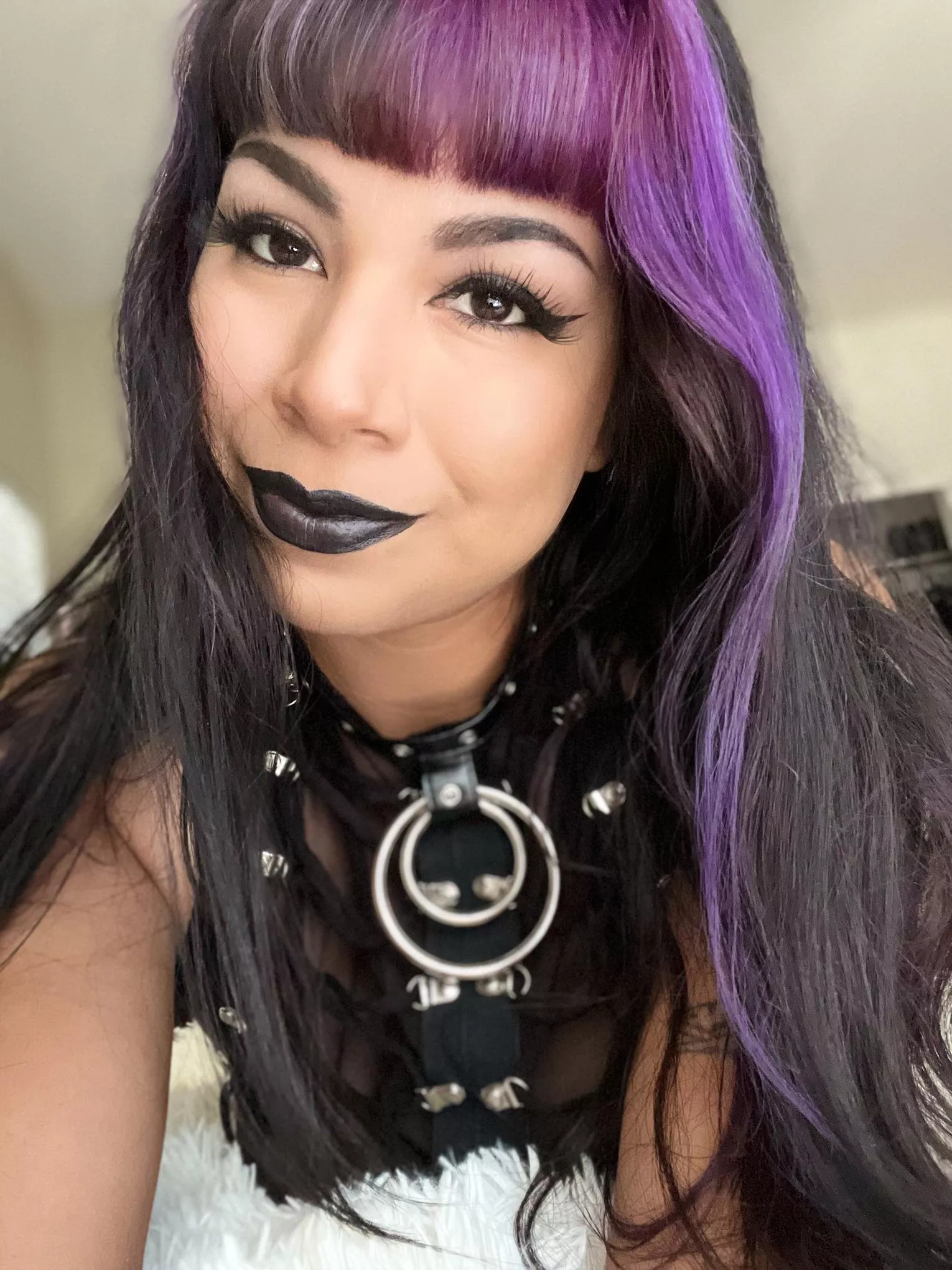 Trying to smile more 🖤✨ posted by xnothingxnowherex