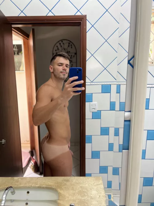 Trying to sun bath when I am here by italofassin