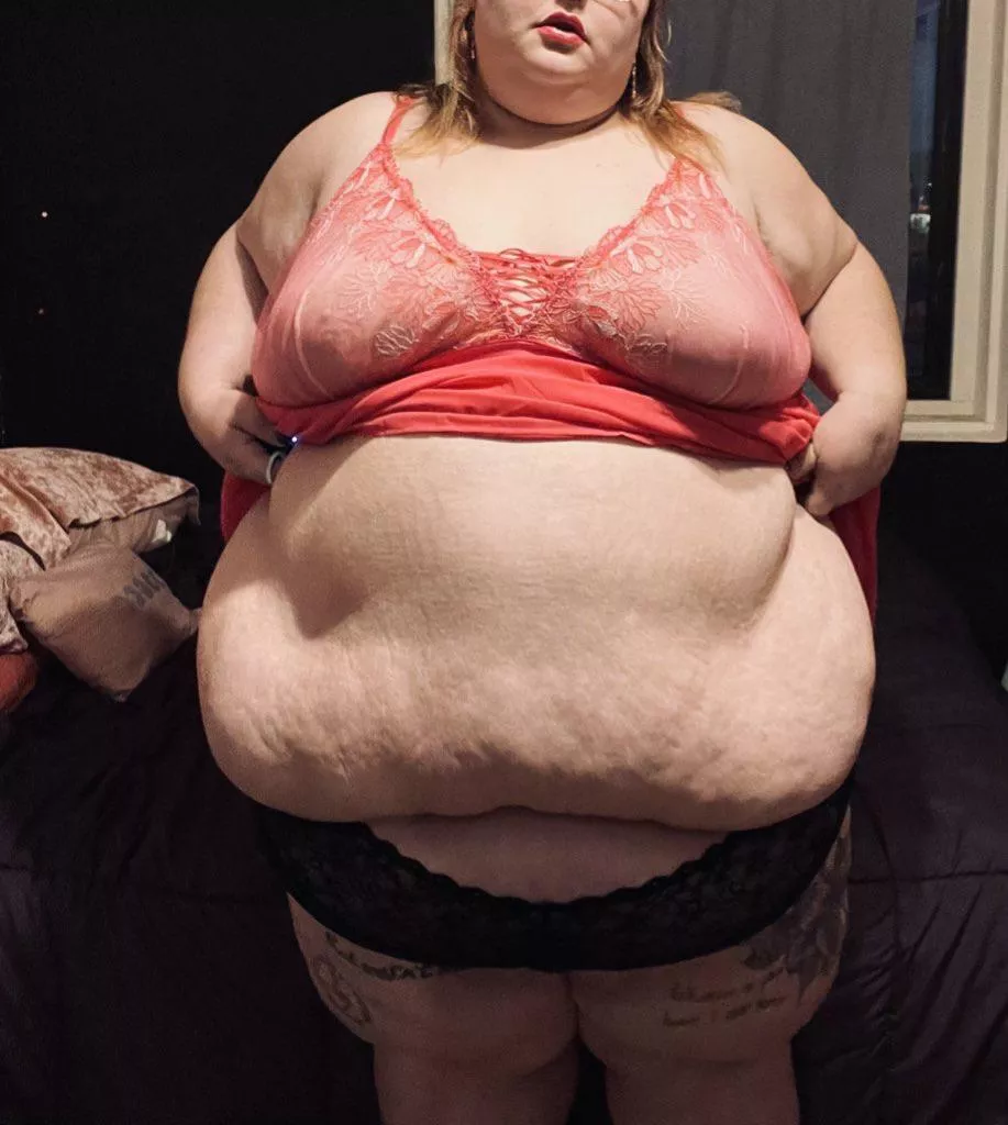 Tummy Tuesday posted by Fatteasub