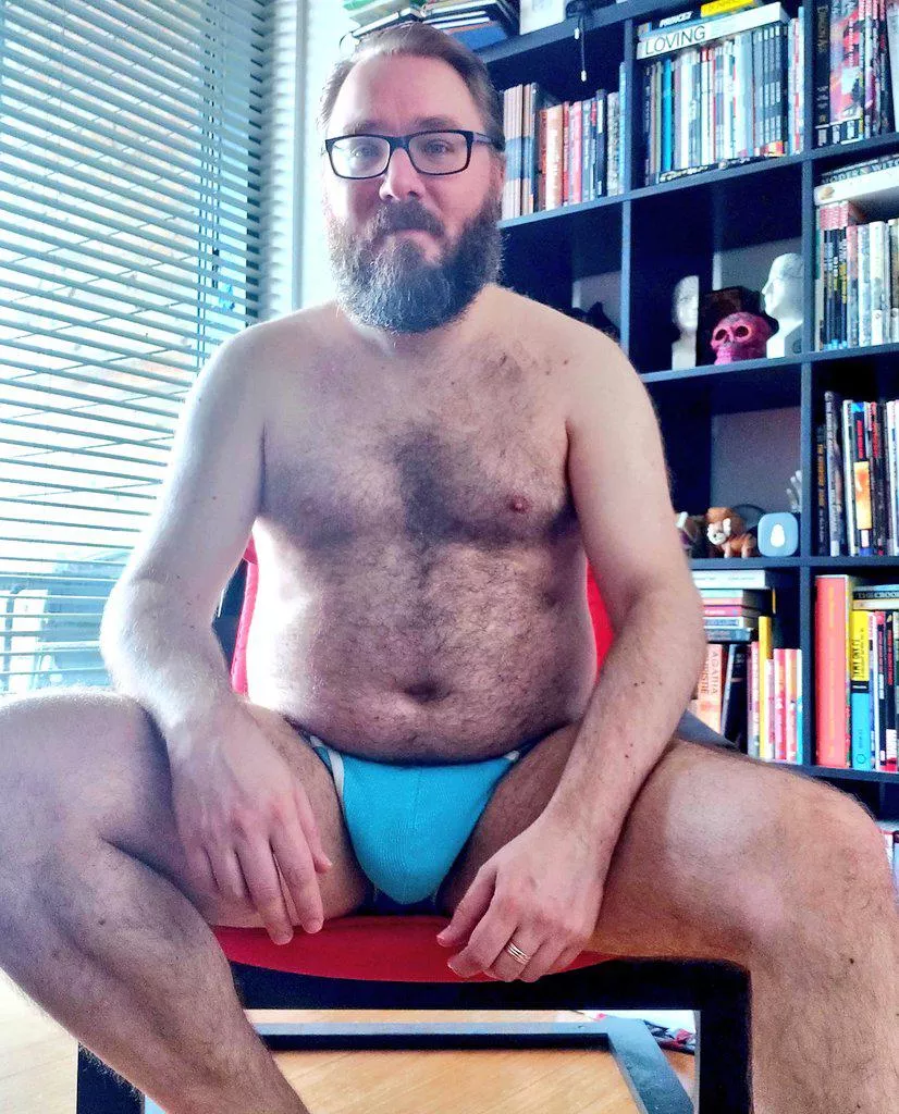 Tummy Tuesday 😋 posted by otter_know_better