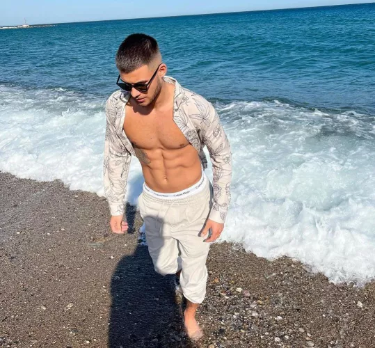 turned out to be a sunny day. 🌞 by SomeDumSurvivour