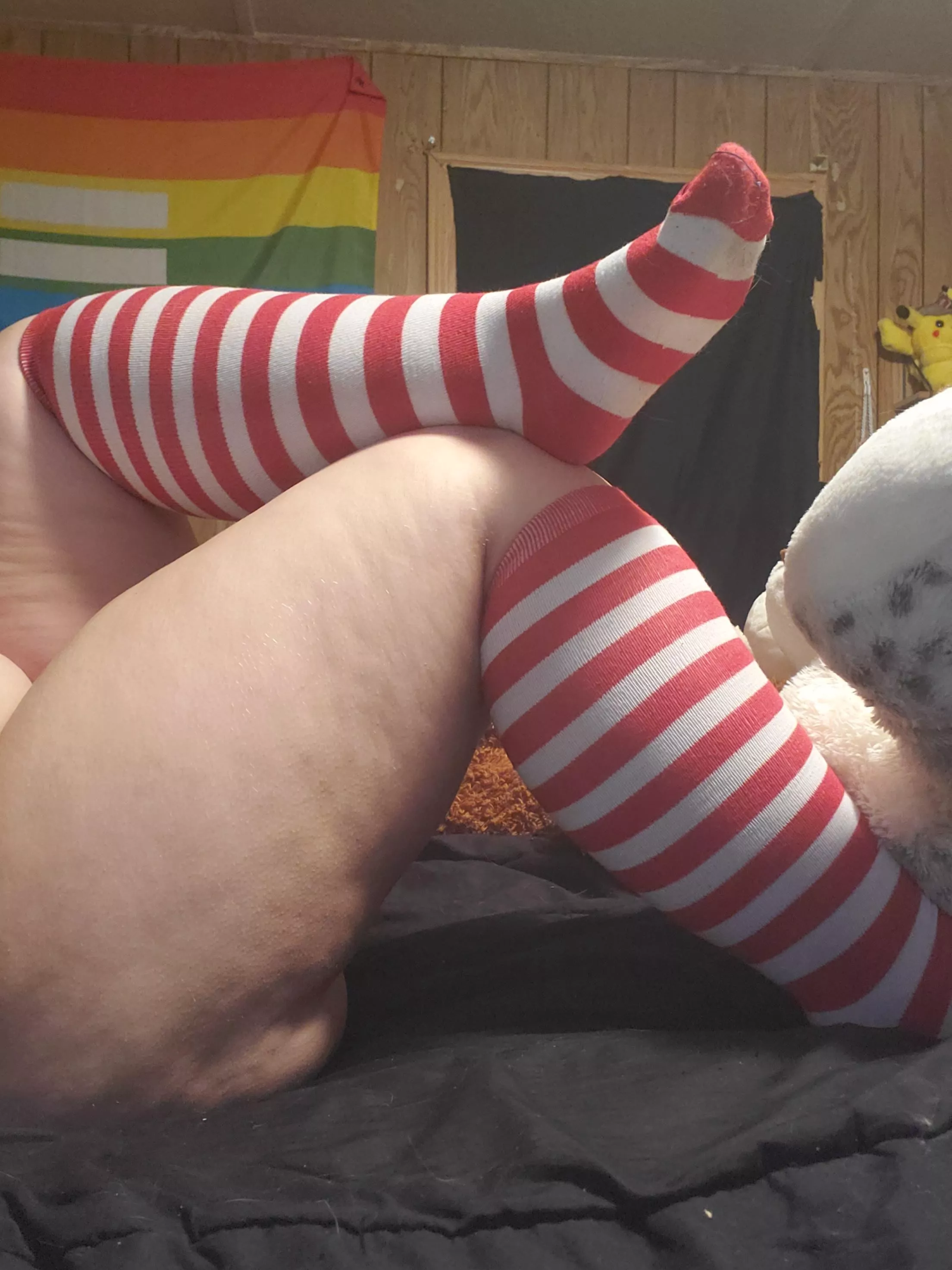 Turns out I have a lot of striped socks 😘 posted by andyslittlekitty
