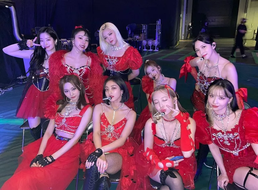 TWICE posted by Daebak__Prince