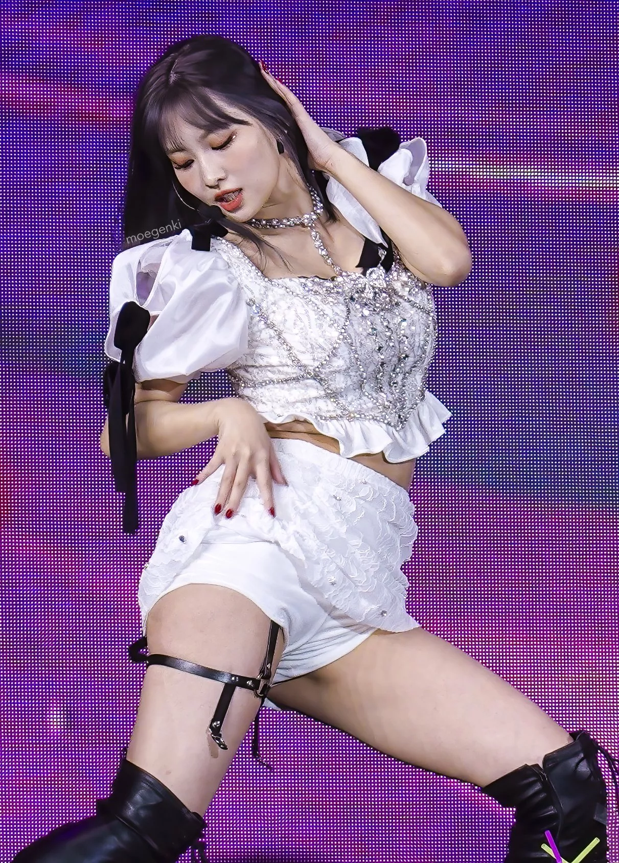 TWICE - Momo posted by 0wlrayt