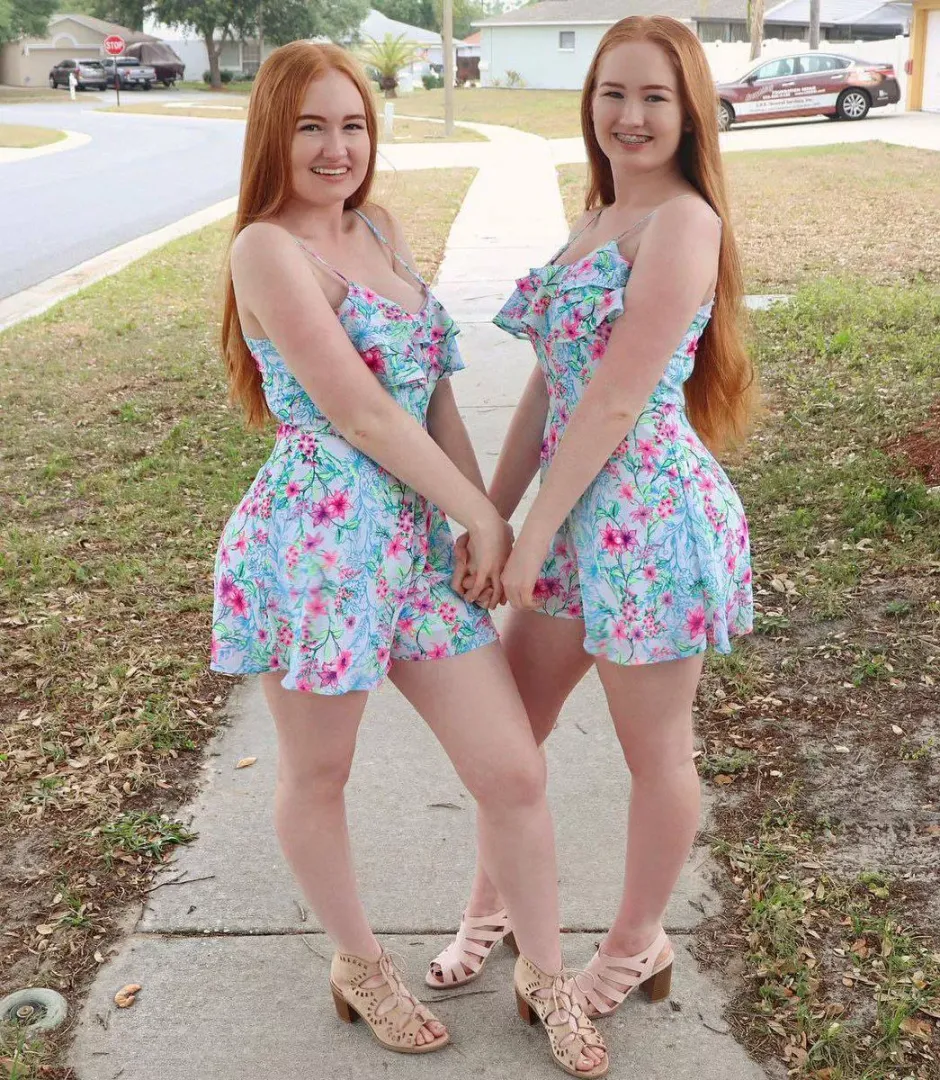 Twin redheads!!!!! by RapidWarrior17