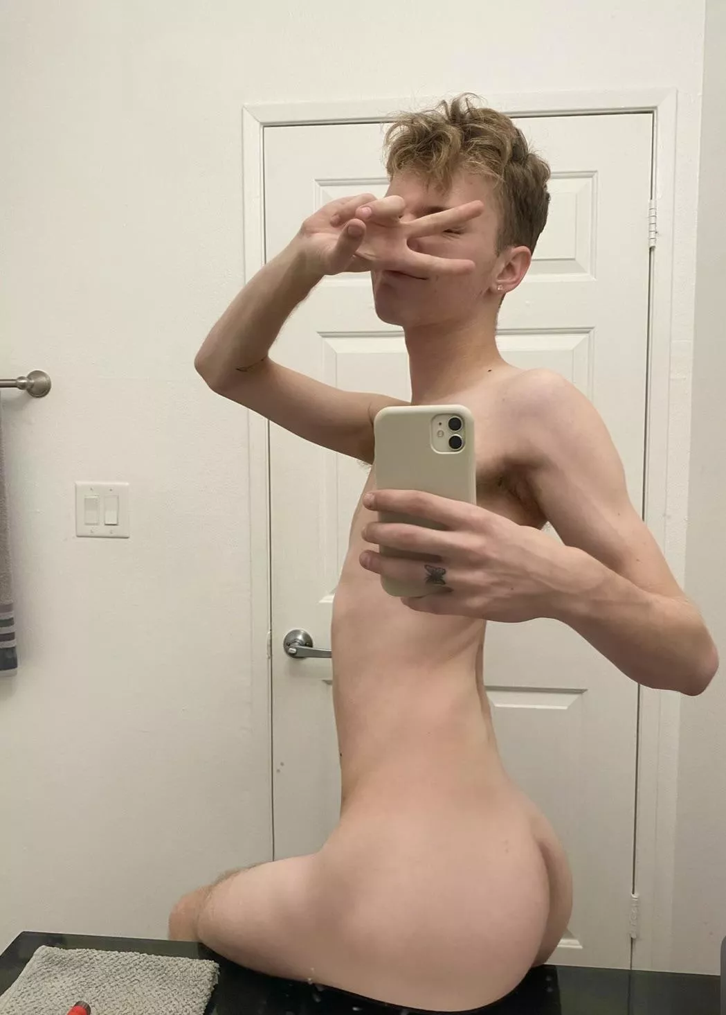 Twink 18, my morning selfie , would you like it? posted by Arransyl