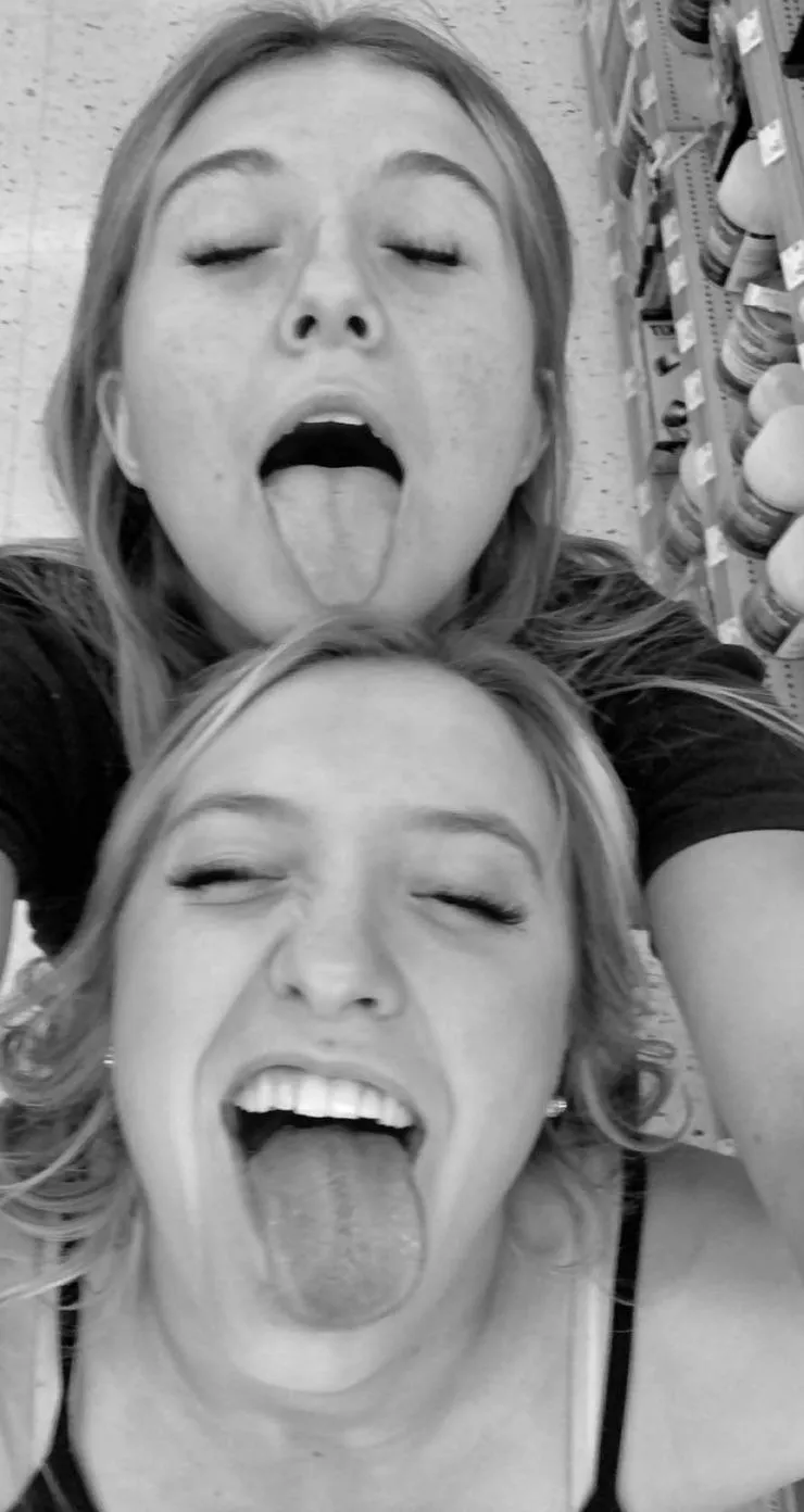 Two hungry teens posted by fizzyjizzyy