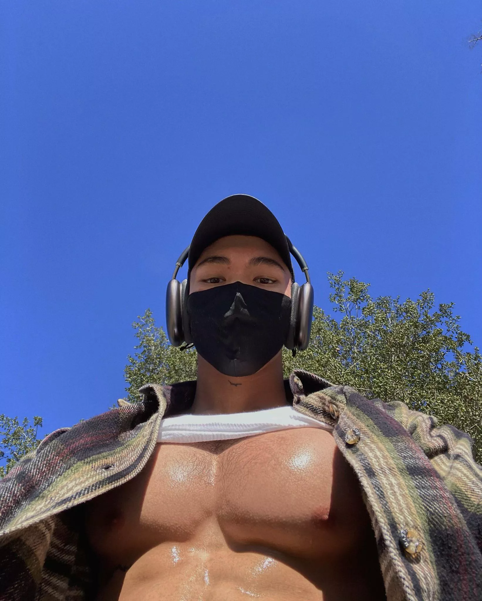 twt: @sadmoneybenny posted by PopYoBussy